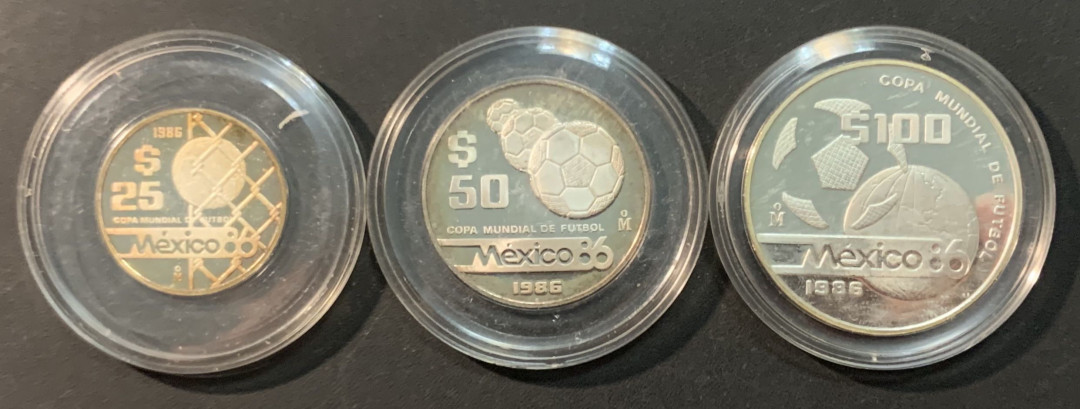 紫瑗钱币—微拍第85期  墨西哥 1986年 86墨西哥世界杯 第四组 25 50 100比索 3枚一组  共57.86克 0.925银 精制