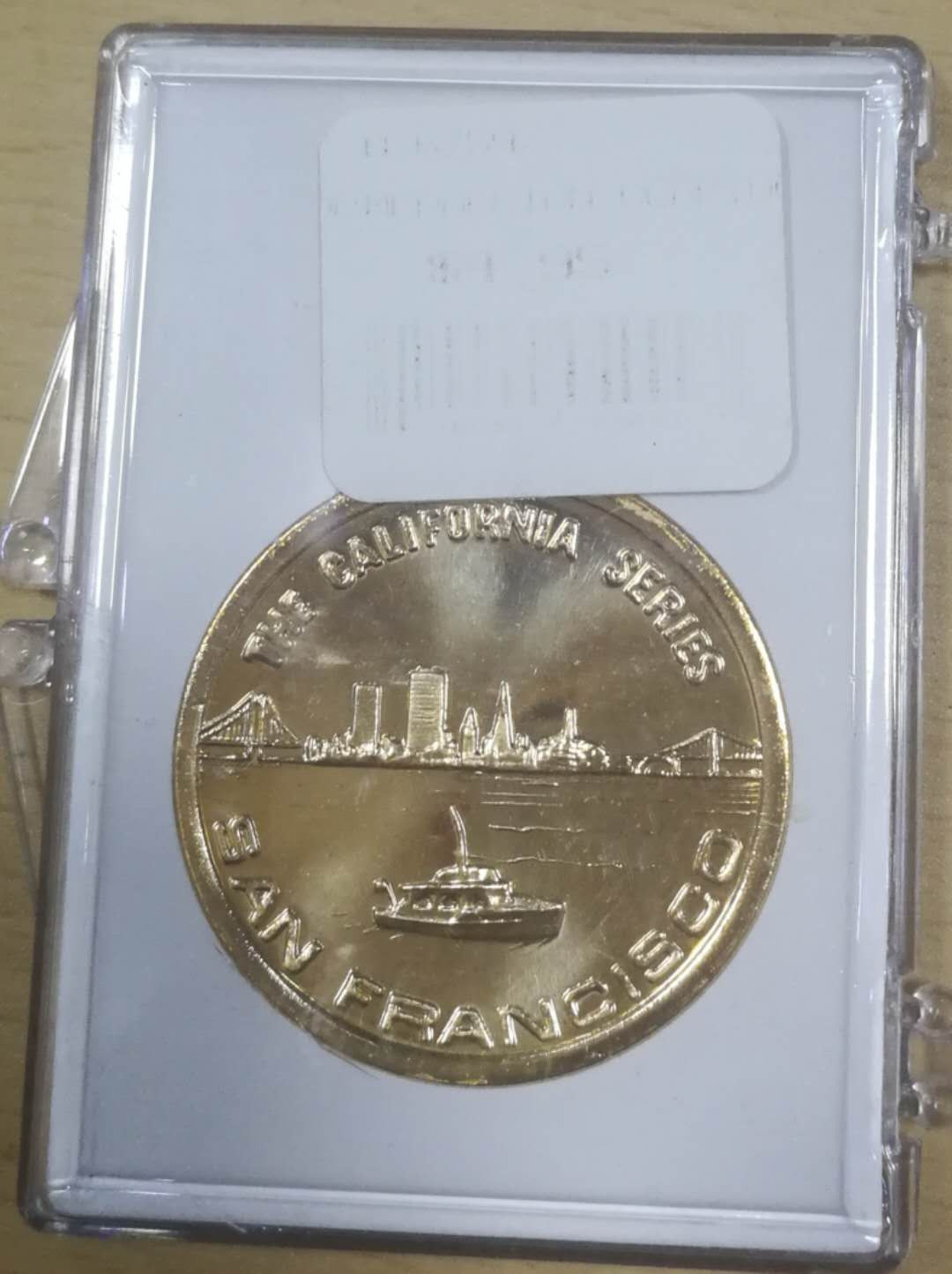 北京马甸外币专卖拍卖第十四期，非贵金属硬币专场，陆续上新，欢迎关注 美国三蕃市金门大桥纪念铜章，品相如图
