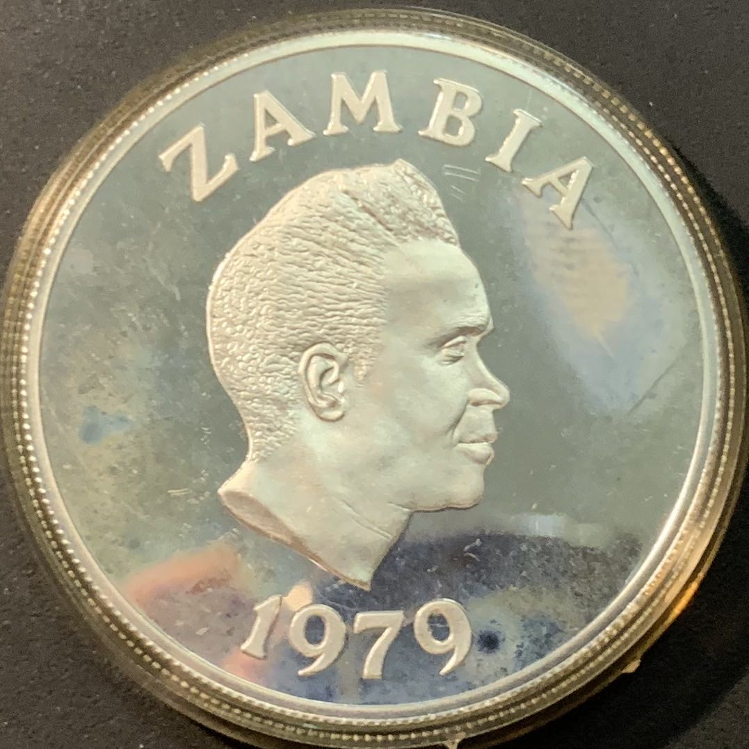 紫瑗钱币—微拍第85期  赞比亚 1979年 泰塔猎鹰 10夸查 35克 0.925银 精制 原盒证书