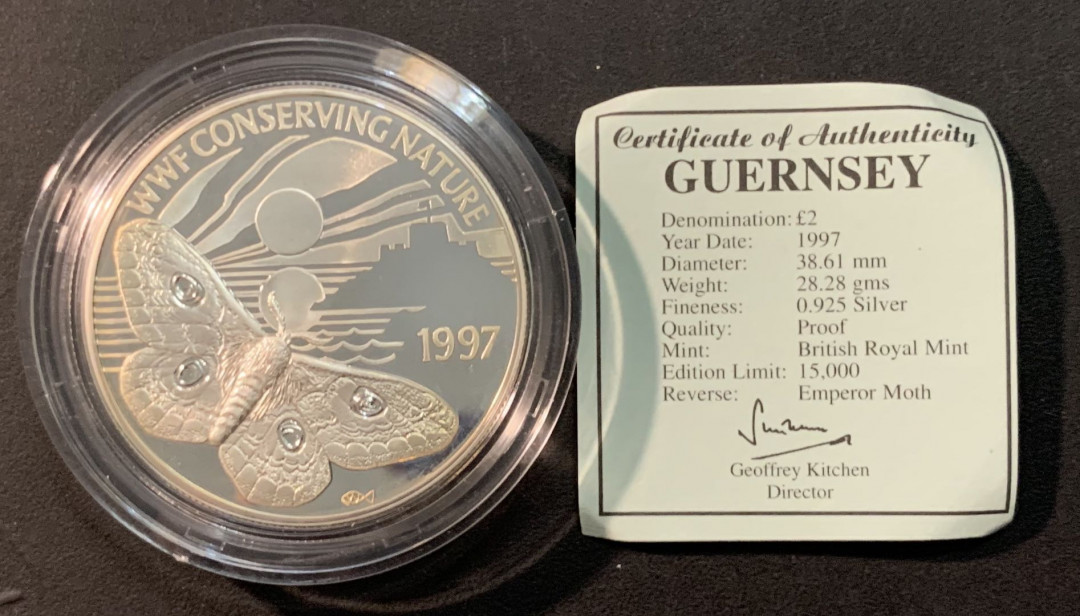 紫瑗钱币—微拍第85期  根西岛 1997年 世界野生的动物基金会WWF 天蛾 2磅 28.28克 0.925银 精制 带证书