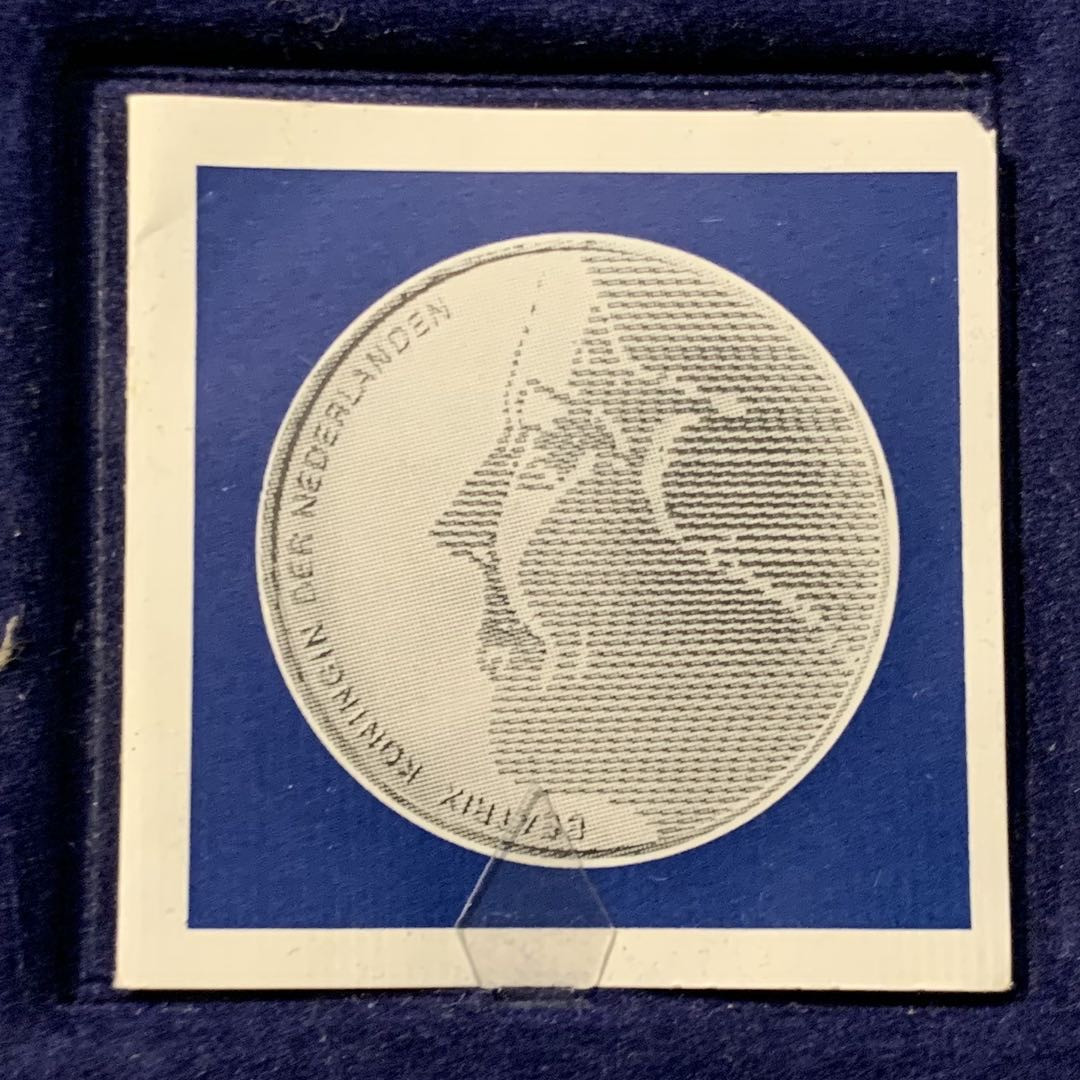 紫瑗钱币—微拍第85期  荷兰 1984年 威廉之死400周年 50盾 25克 0.925银 精制 原盒证书