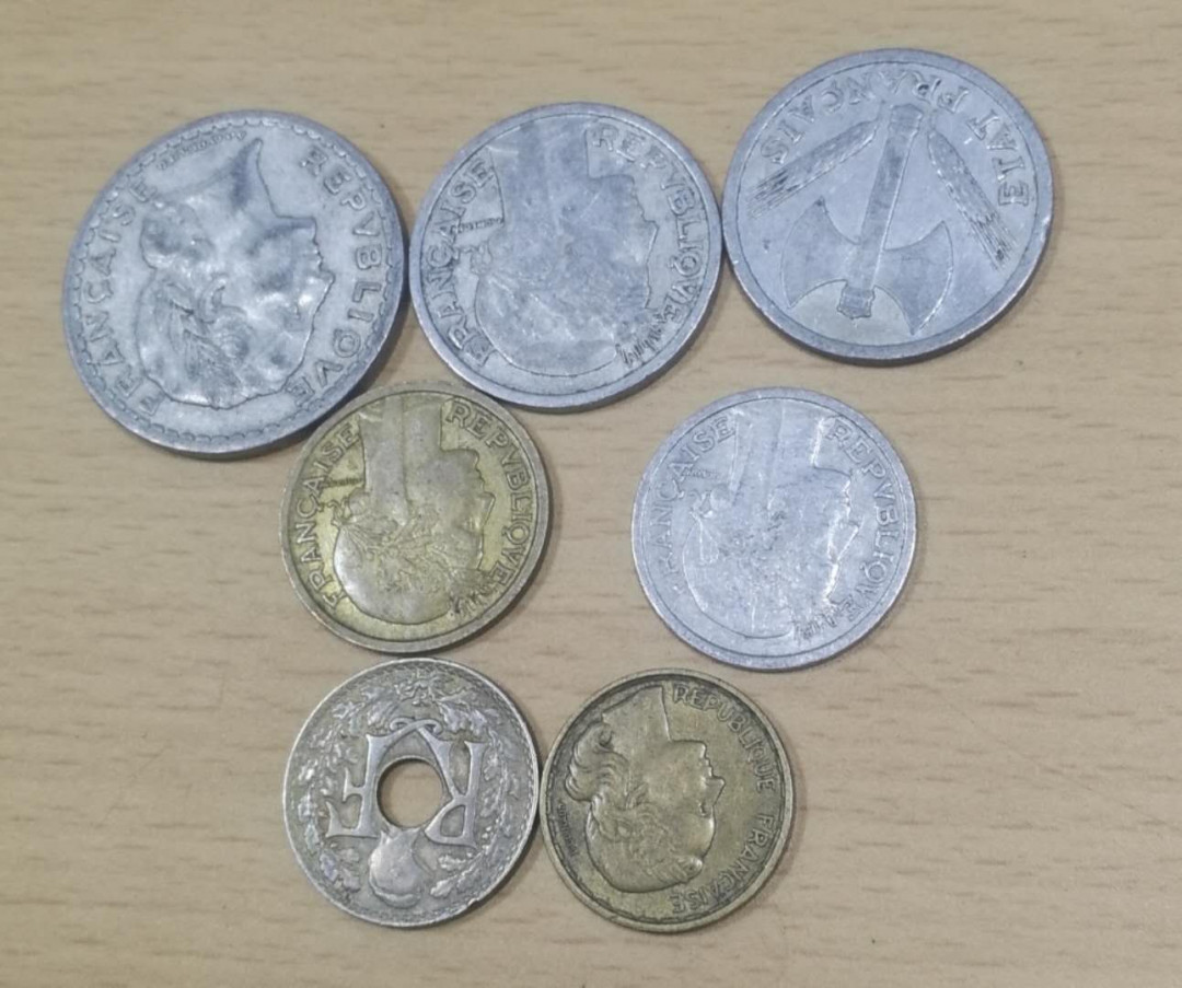 北京马甸外币专卖拍卖第十四期，非贵金属硬币专场，陆续上新，欢迎关注 法国流通币7枚，品相如图