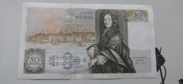 【收藏联盟】第153期拍卖——圣书之美（共55拍） 【一组2张连号】英国 D序列50镑 Gill签名 UNC- 女王纸币