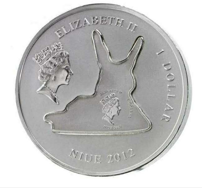 【币观天下】第114期钱币拍卖 纽埃2012年2元，1盎司龙头币，可分离装卸币中币套装、磨砂、异形(雕塑形)、亮光彩色，众神雕塑系列(1)---大师安东尼奥.卡诺瓦超级名雕“爱神丘比特吻醒赛姬(爱神丘比特之吻)”精制艺术银币2枚币中币全套