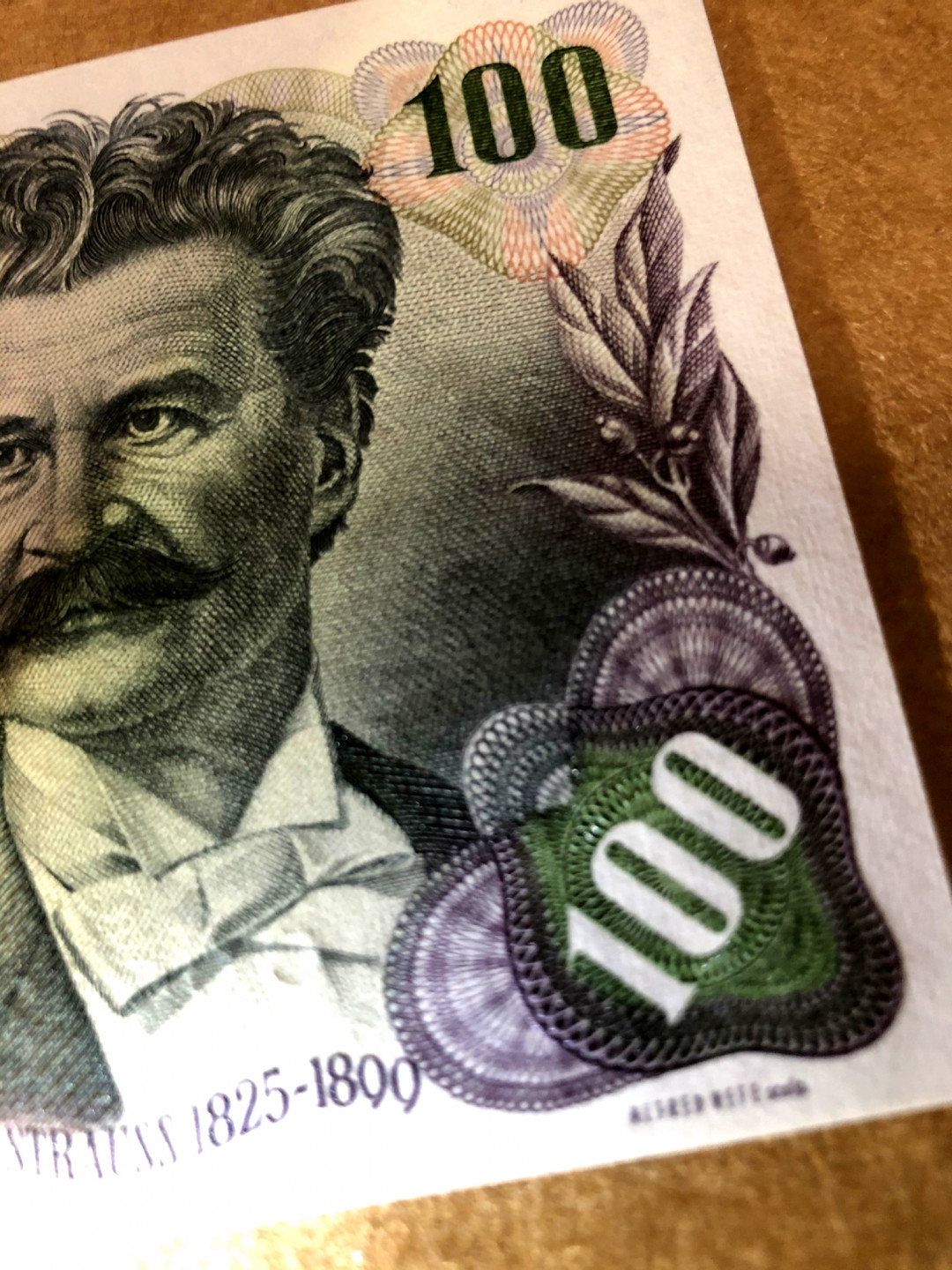 【收藏联盟】第154期拍卖——大津巴布韦遗址（共50拍） 奥地利 1960年100先令 音乐家 约翰-斯特劳斯 油墨很立体 人物雕刻精美 UNC