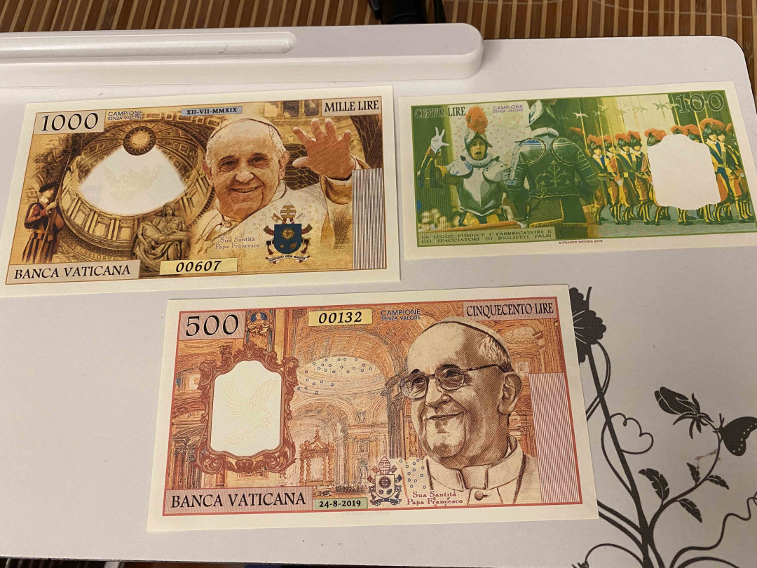 【收藏联盟】第154期拍卖——大津巴布韦遗址（共50拍） 【一组3张】梵蒂冈 商业钞 100-500-1000里拉 UNC