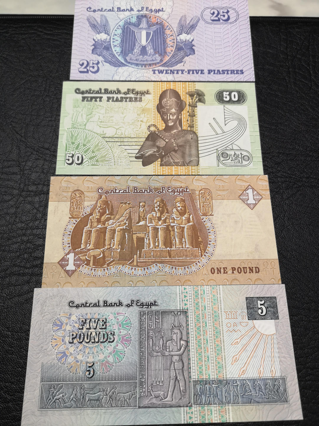 《外钞收藏家》第八十一期拍卖 埃及新版 一套8张 全新unc