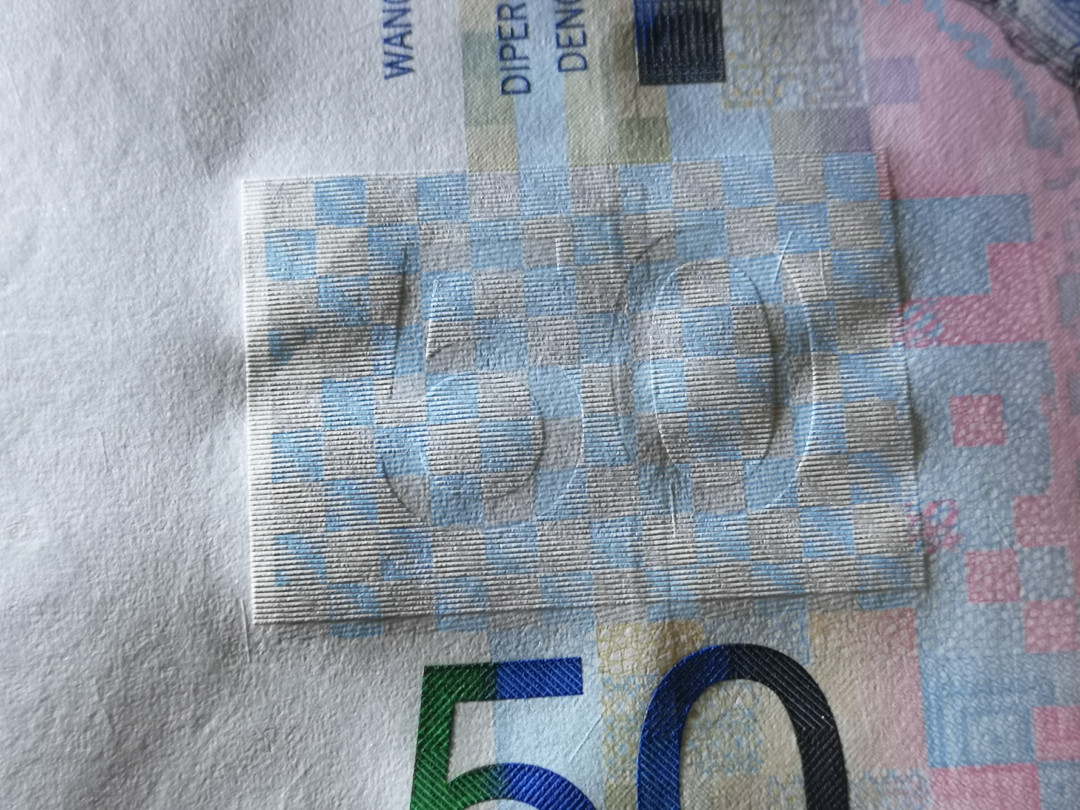 《外钞收藏家》第八十一期拍卖 马拉西亚林吉特50  全新unc 非常精美的一版纸币