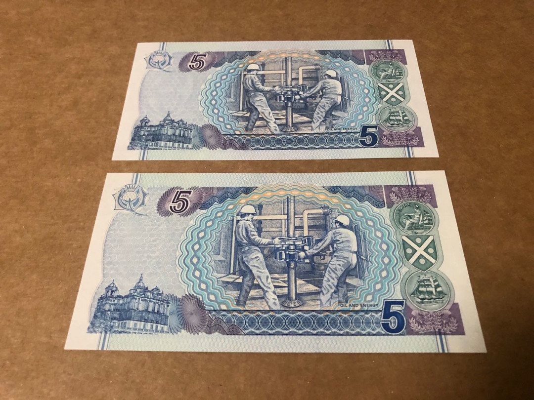 【收藏联盟】第156期拍卖（共50拍） 【一组2张】苏格兰1996年&2002年5镑 全新UNC 苏格兰银行成立300周年纪念钞