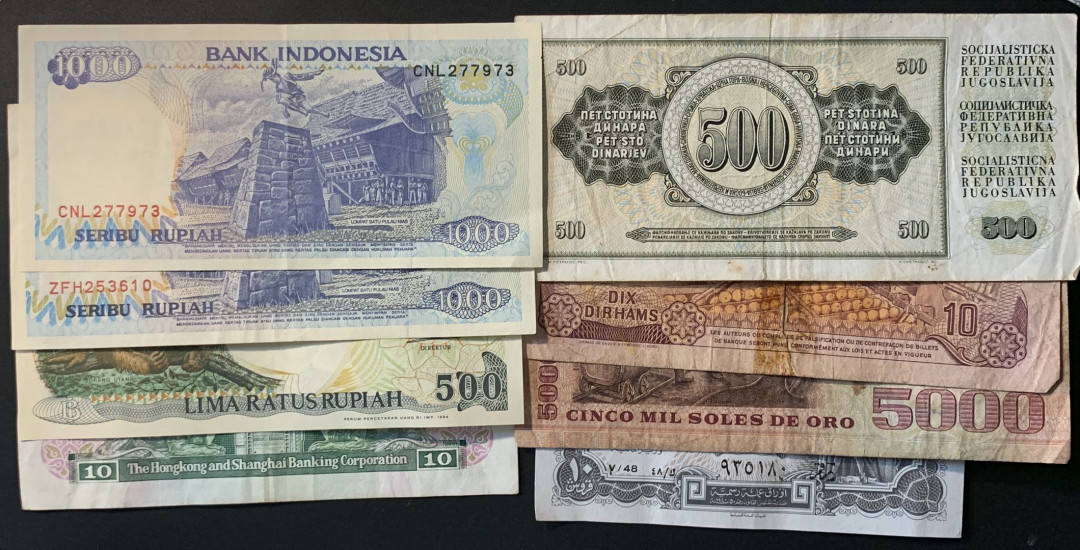 紫瑗钱币——微拍第89期—纸币场 外国钱币 8枚一组 流通品