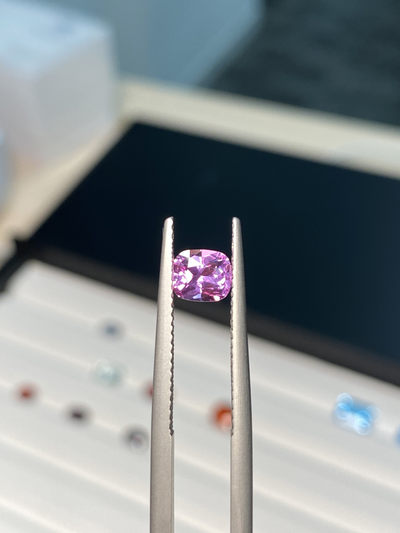 【7月18日 蓝宝石、尖晶石、石榴石、托帕石】HH GEMS 欢乐周末 - 粉色蓝宝石 0.86克拉 vivid pink 无烧 证书已开