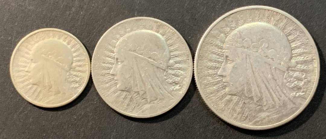 紫瑗钱币—微拍第90期  波兰 1932 34年 贾德维加 2 5 10兹罗提 3枚一组 共37.4克 0.75银