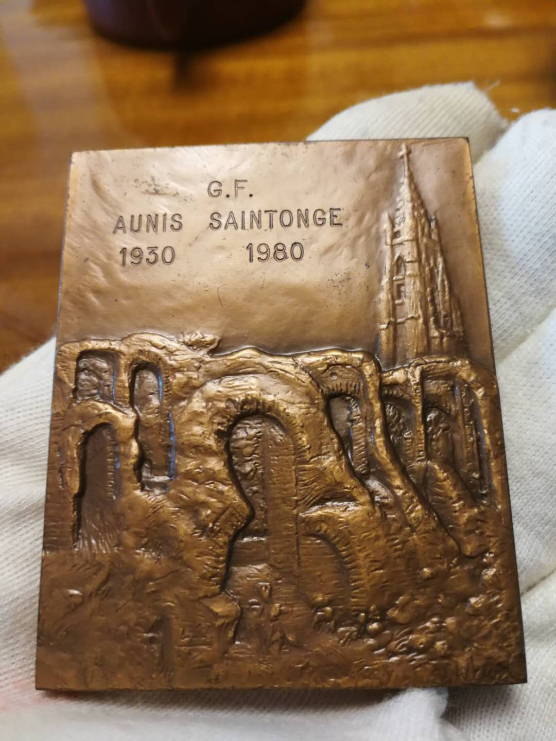 第53场拍卖欧洲艺术麦朵尔 民俗圣东日小镇妇女