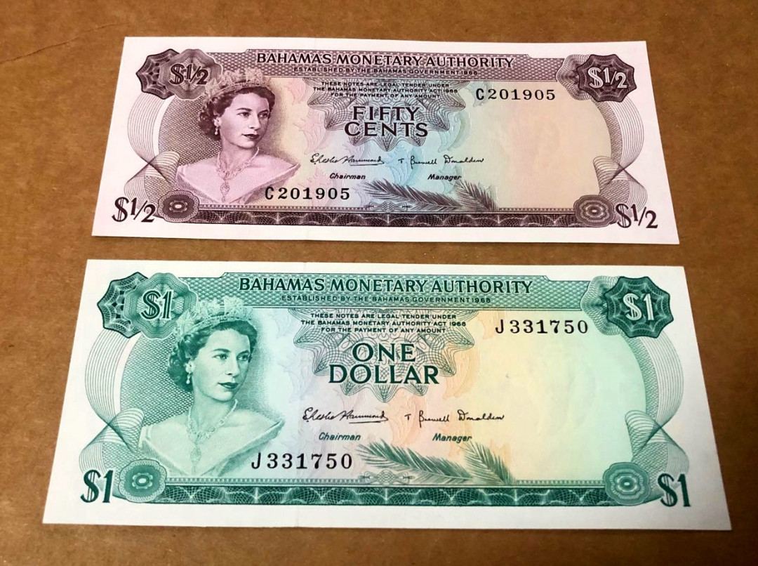 【收藏联盟】第158期拍卖——五个波斯人（共55拍） 【一组2张】巴哈马彩背 1968年 1元&1/2元 全新UNC 女王纸币 早期年份 