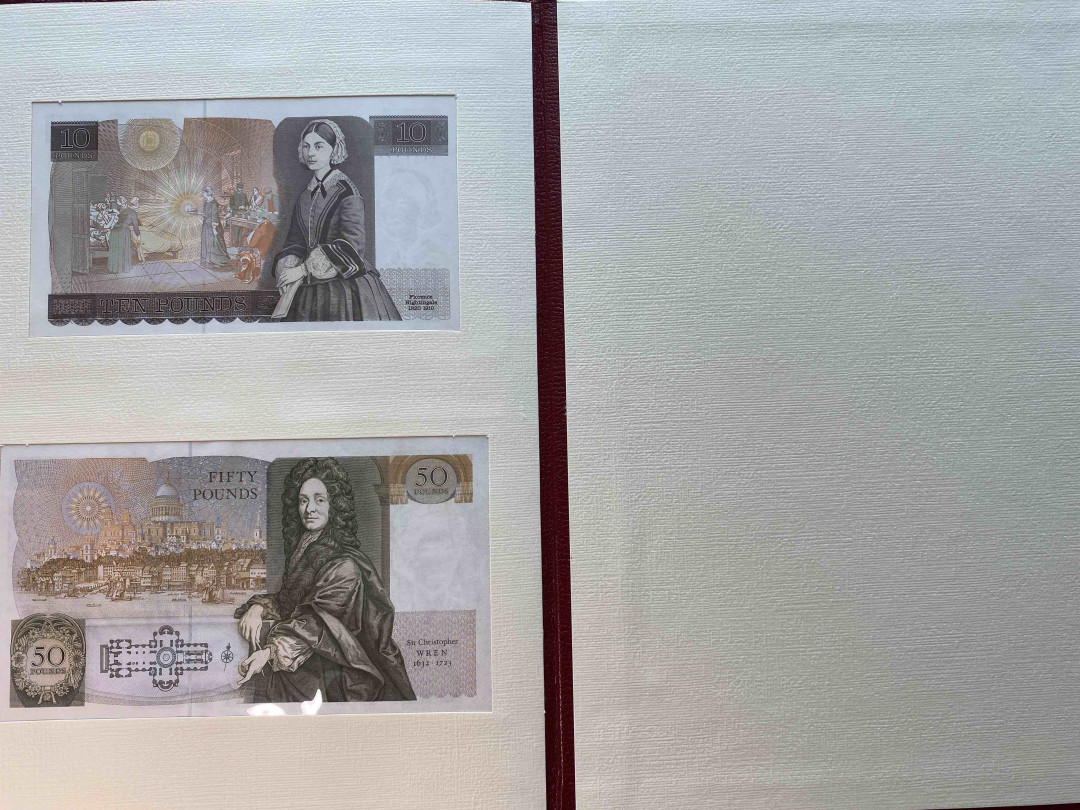 【收藏联盟】第158期拍卖——五个波斯人（共55拍） 【原装带册全同号500448】英国D序列-E序列皇冠版 5~50镑 UNC/UNC-