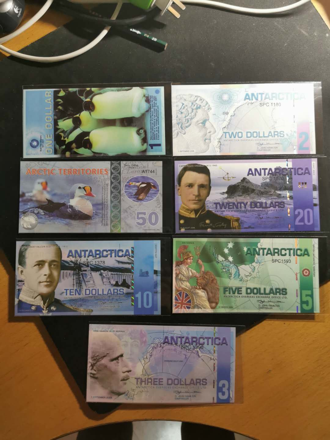 【鲸贝乐淘】千字文·第“上和下睦，夫唱妇随”号拍卖 南极7枚一套，全新全品UNC 