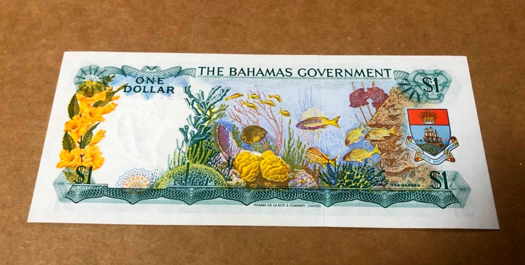 【收藏联盟】第158期拍卖——五个波斯人（共55拍） 【首发年份】巴哈马彩背 1965年 1元 全新UNC 女王纸币 少见