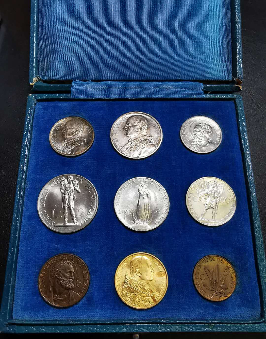 凡希社世界钱币微拍第一百二十八期 荐！1929梵蒂冈MINT SET九枚套教皇与宗教人物一金二银四镍二铜原盒品相完美！