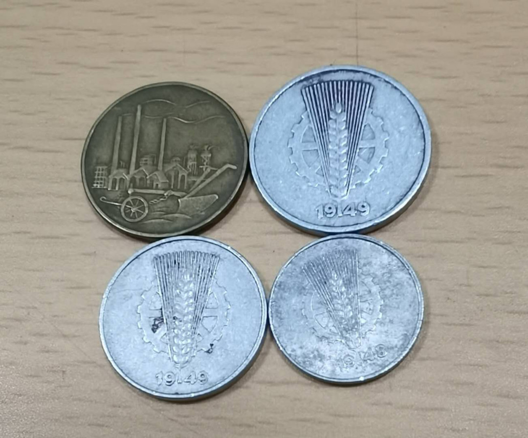 北京马甸外币专卖拍卖第十七期，非贵金属专场，陆续上新欢迎关注 东德第一版流通币（齿轮麦穗版），品相如图