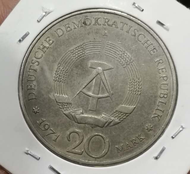 北京马甸外币专卖拍卖第十七期，非贵金属专场，陆续上新欢迎关注 1971年东德20马克纪念币，品相如图