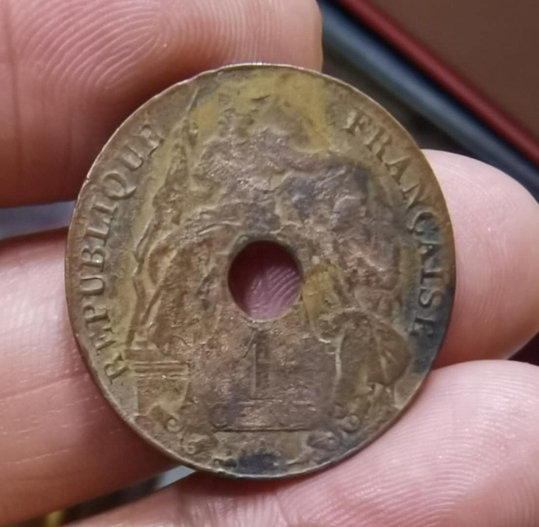 北京马甸外币专卖拍卖第十七期，非贵金属专场，陆续上新欢迎关注 1909年法属印度之那百分一铜币，品相如图
