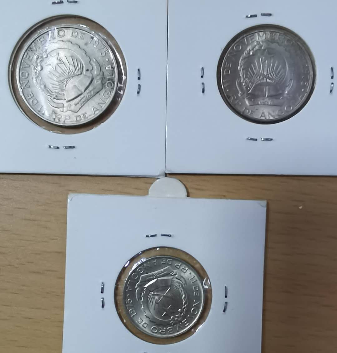 北京马甸外币专卖拍卖第十七期，非贵金属专场，陆续上新欢迎关注 1975年安哥拉流通币三枚，品相如图