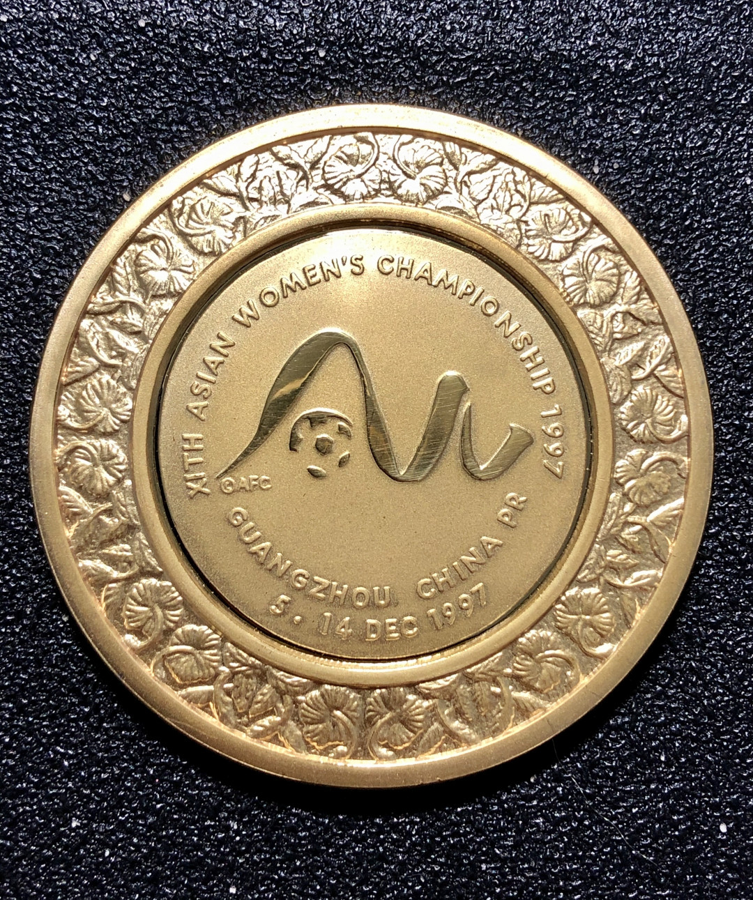 铜章拍卖专场 上海造币厂-体育明星向希望工程捐赠金牌复制版