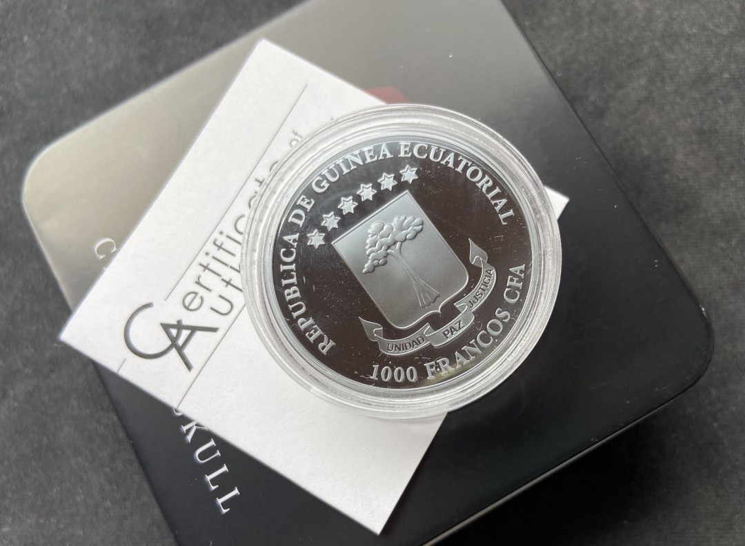 【随心拍&Getcoins】现代钱币拍卖第六十二期 赤道几内亚2018年水晶头骨虚荣骷髅高浮雕精制彩色镶水晶纪念银币