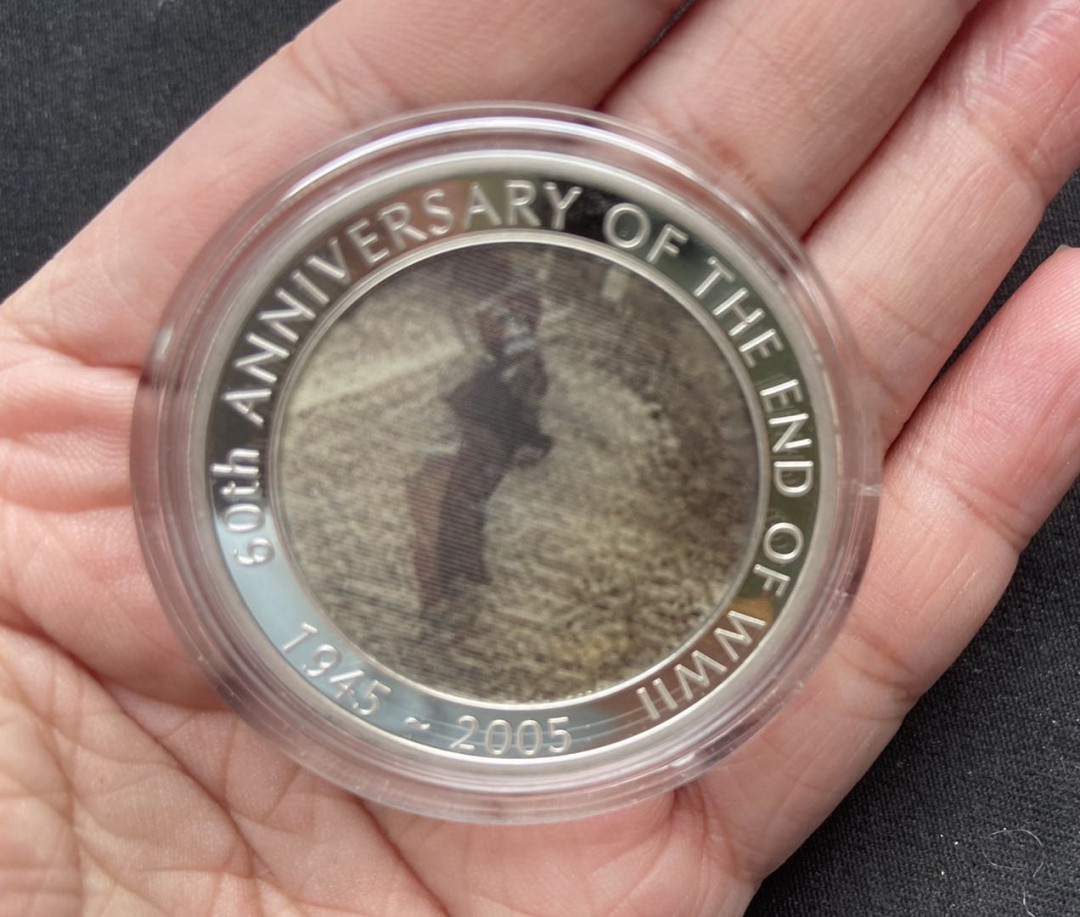 【币观天下】第117期钱币拍卖 双获奖澳大利亚2005年二战胜利跳舞幻彩精制银币