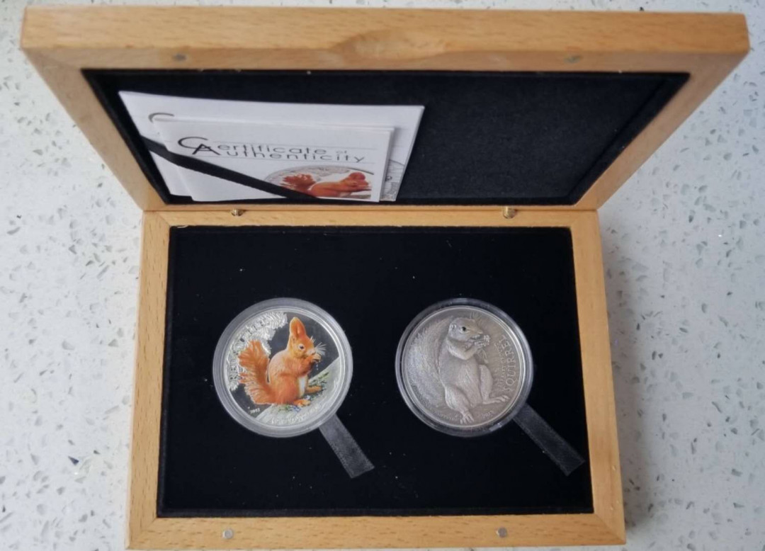 【币观天下】第117期钱币拍卖 帕劳2011/2012年松鼠银币两枚套装