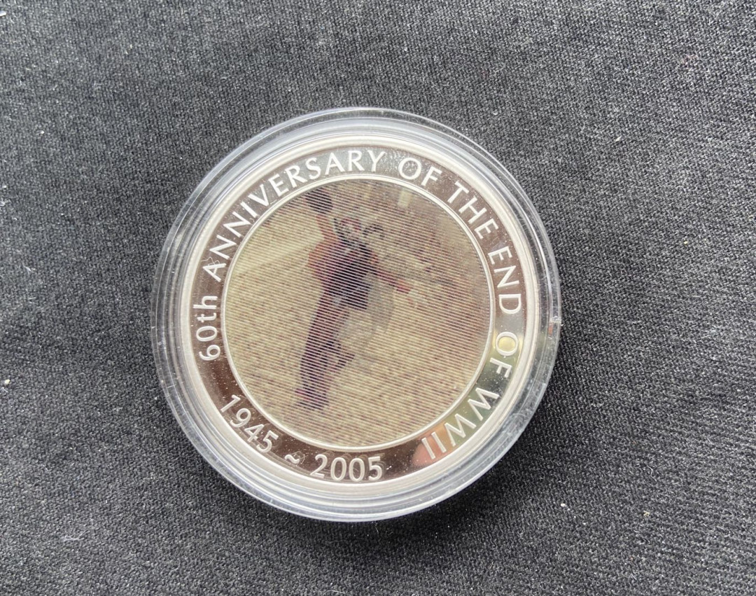 【币观天下】第117期钱币拍卖 双获奖澳大利亚2005年二战胜利跳舞幻彩精制银币