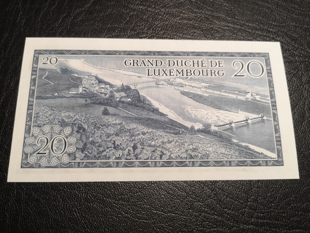 《外钞收藏家》第八十二期拍卖 卢森堡1966年20法郎 全新unc