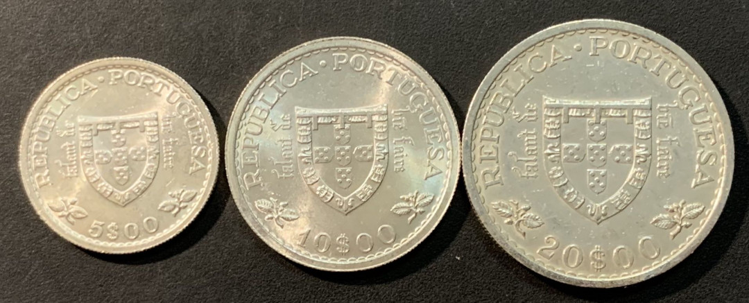 紫瑗钱币—微拍第96期  葡萄牙 1960年 亨利王子500周年  5 10 20埃斯库多 三枚一套 共40.5克 0.835银
