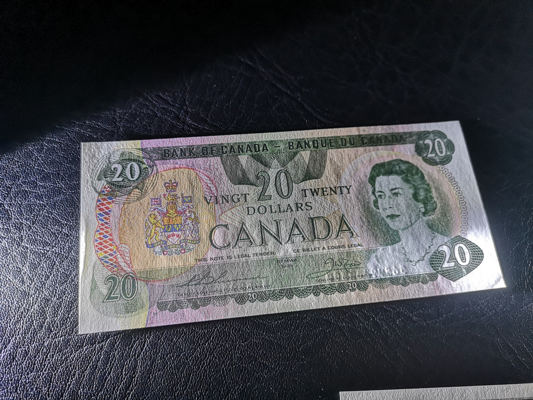 《外钞收藏家》第八十二期拍卖 风景版20加元  全新unc