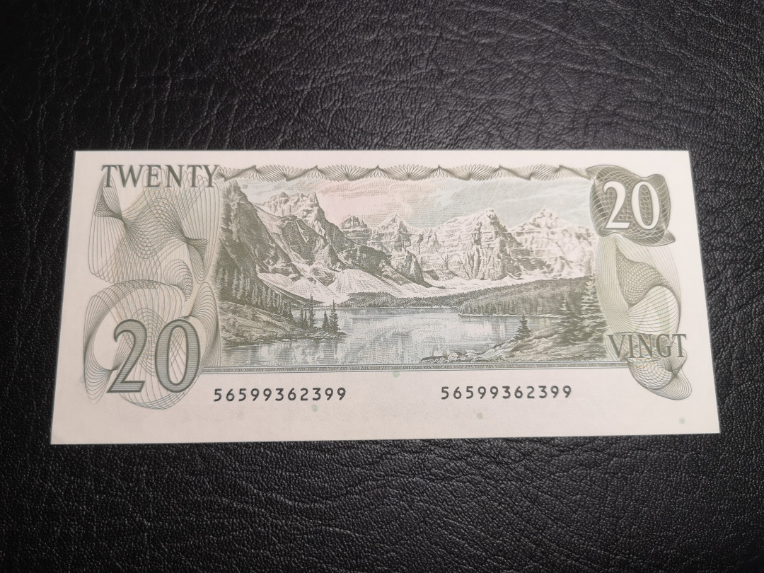 《外钞收藏家》第八十二期拍卖 风景版20加元  全新unc