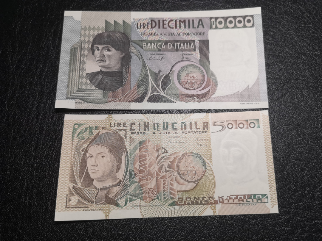 《外钞收藏家》第八十二期拍卖 意大利10000、5000两张 全新unc