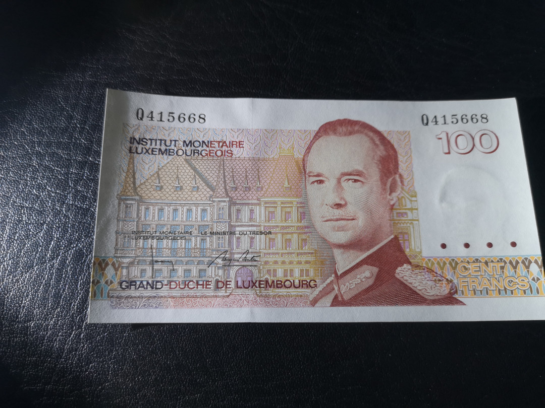 《外钞收藏家》第八十二期拍卖 卢森堡末版100法郎 全新unc