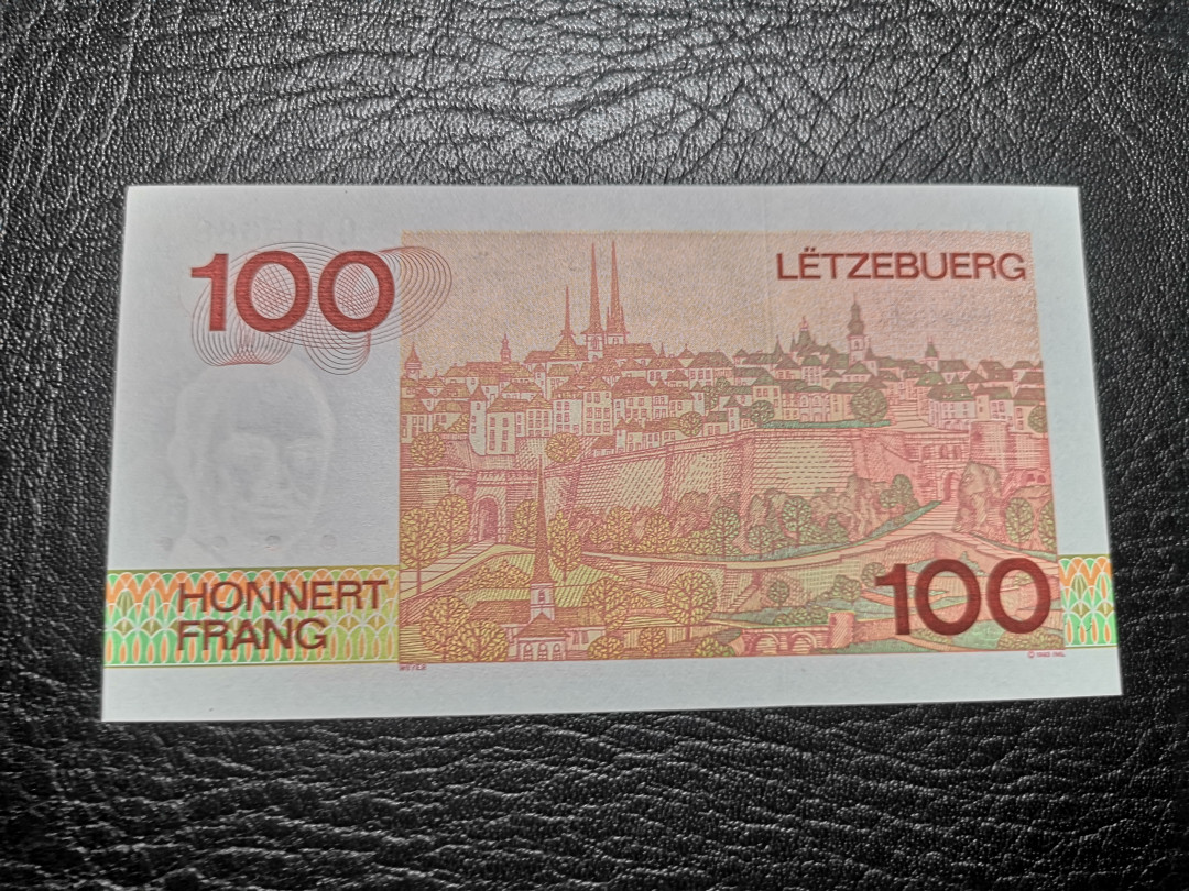 《外钞收藏家》第八十二期拍卖 卢森堡末版100法郎 全新unc