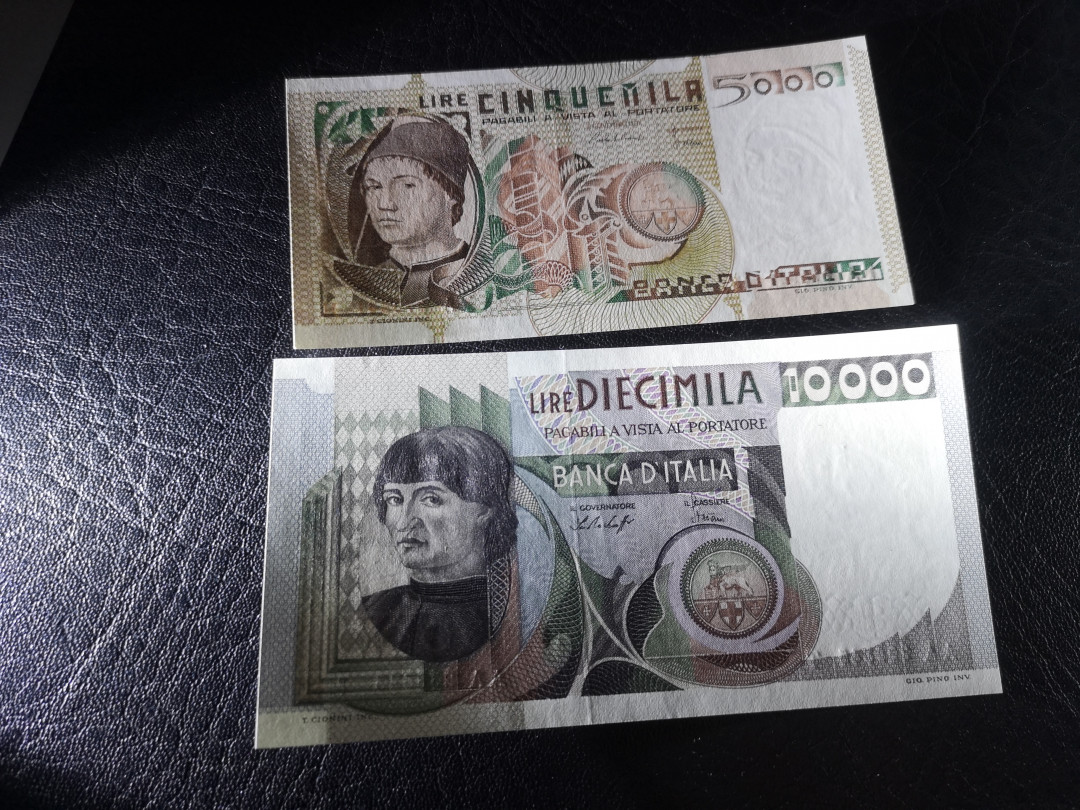 《外钞收藏家》第八十二期拍卖 意大利10000、5000两张 全新unc