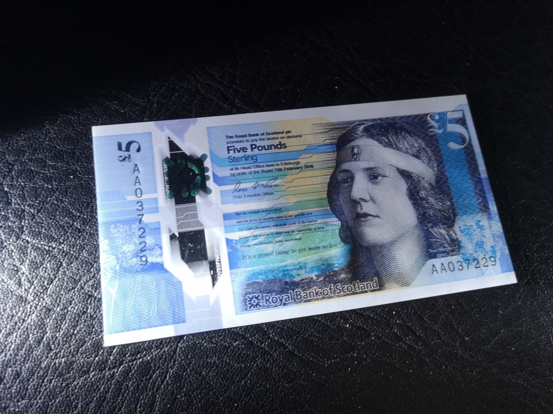 《外钞收藏家》第八十二期拍卖 苏格兰皇家银行 5镑新钞  AA首发  全新unc
