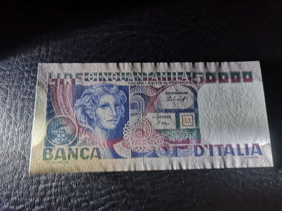 《外钞收藏家》第八十二期拍卖 意大利50000  美女钞一张 全新unc