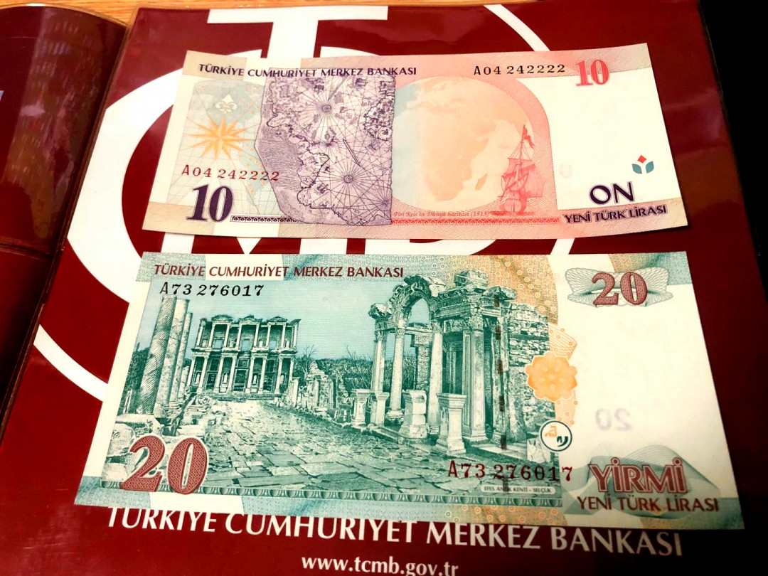 【收藏联盟】第159期拍卖——缤纷夏日（共60拍） 【一套6张】土耳其纸币官方册 2005年1-100里拉 全新UNC 非常精美 包含2222狮子号 土耳其国父——凯末尔 背面众多古迹 