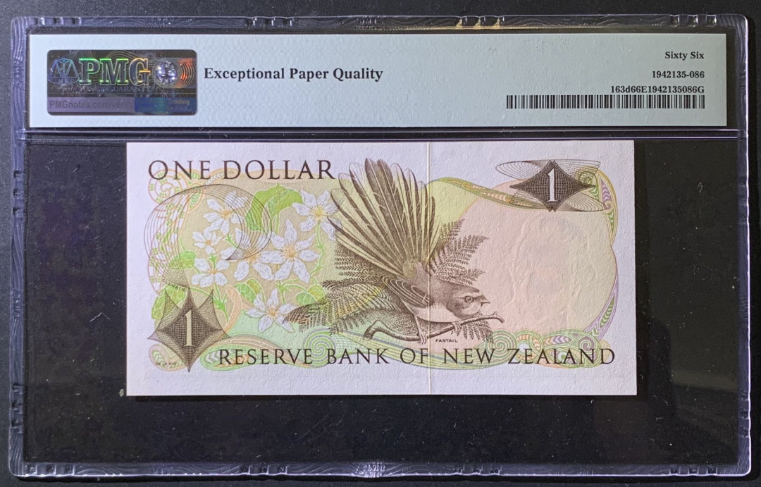 紫瑗钱币——微拍第97期—纸币场 新西兰 1977年  中央储备银行 蜂鸟 1元 PMG 66 EPQ （P-163d)