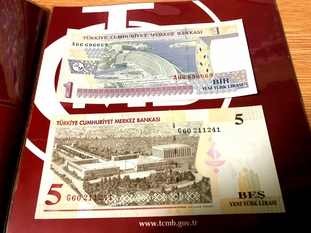 【收藏联盟】第159期拍卖——缤纷夏日（共60拍） 【一套6张】土耳其纸币官方册 2005年1-100里拉 全新UNC 非常精美 包含2222狮子号 土耳其国父——凯末尔 背面众多古迹 