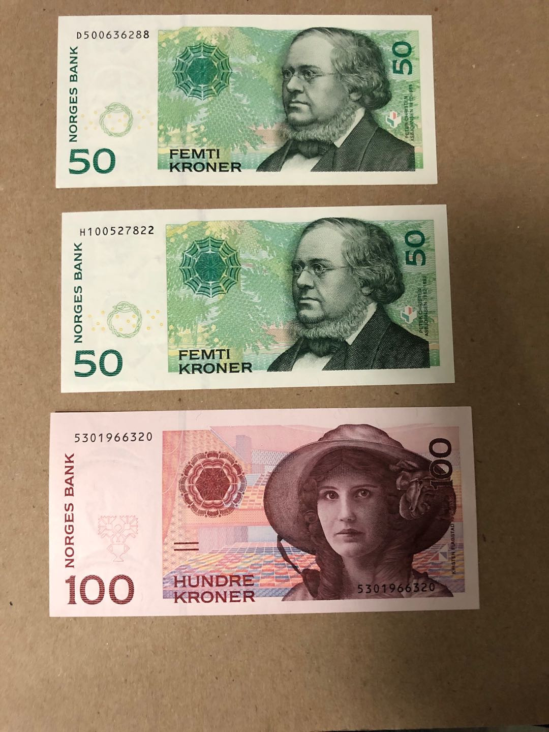【收藏联盟】第159期拍卖——缤纷夏日（共60拍） 【一组3张】挪威 1995年100克朗 品相如图& 2011年50克朗*2 UNC- 精美