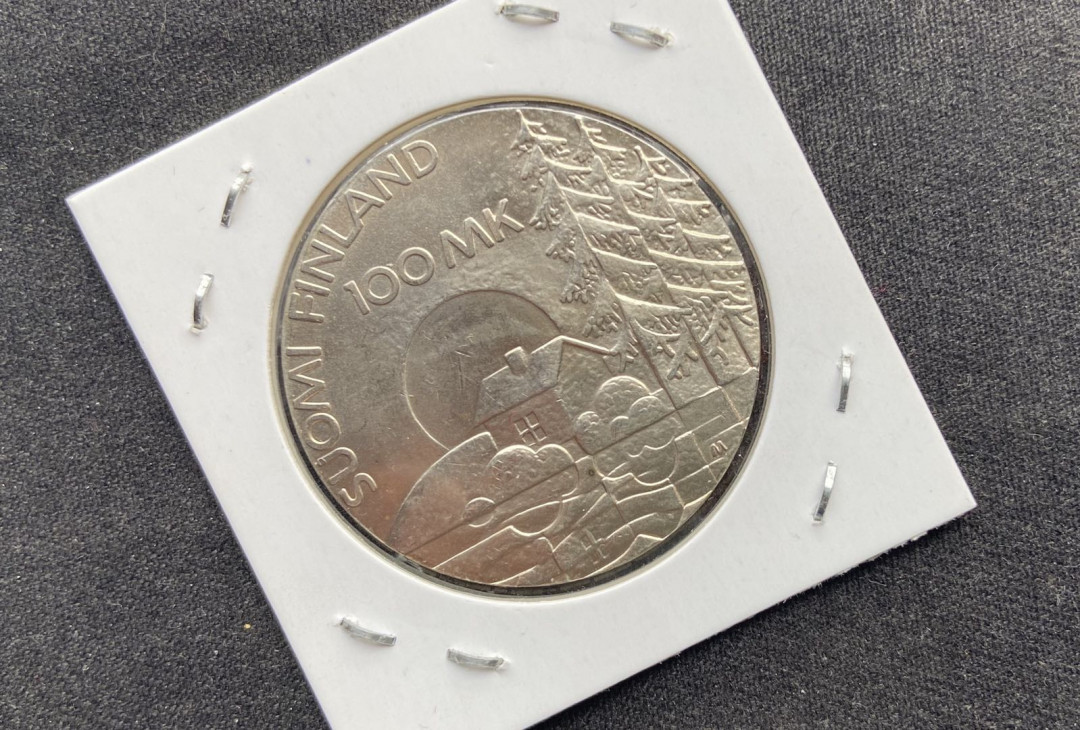 【币观天下】第118期钱币拍卖 【芬兰】芬兰 1990年 退伍伤残老兵协会 100马克 