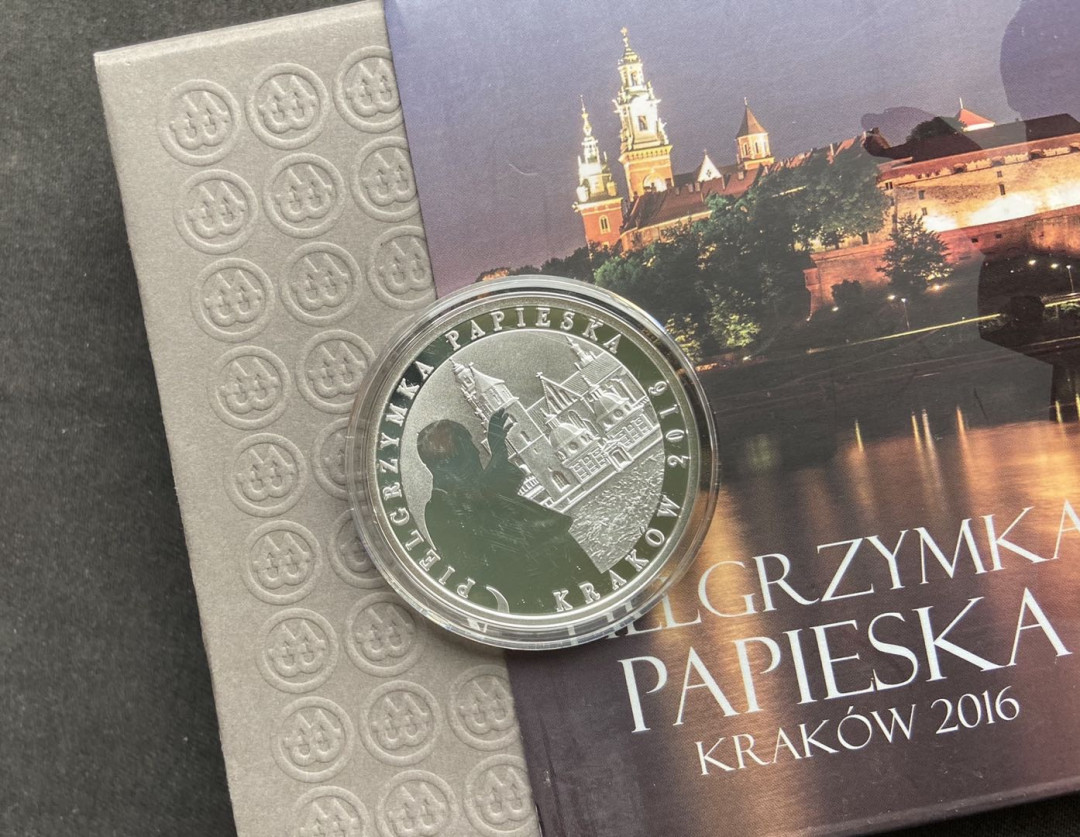 【币观天下】第118期钱币拍卖 2016 纽埃2016年1元，反向阴图，磨砂，教皇保罗二世朝圣-克拉科夫 精制纪念银币