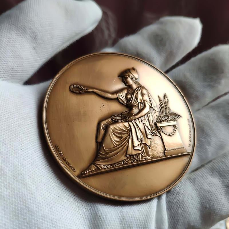 麦朵尔第55场欧洲艺术拍卖 玛丽安娜戎装