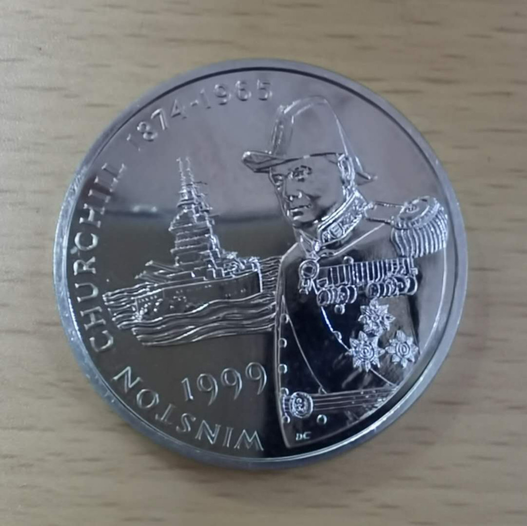 北京马甸外币专卖微拍第十九期，非贵金属纪念币流通币专场，陆续上新，敬请关注 1999年福克兰群岛丘吉尔克朗型纪念币，品相如图