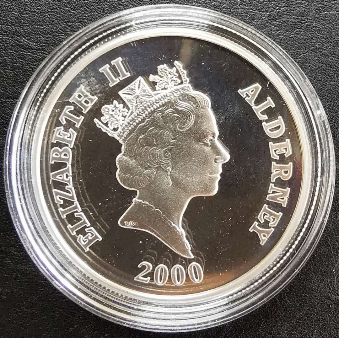 凡希社世界钱币微拍第一百三十一期 2000奥尔德尼5镑皇太后纪念大银